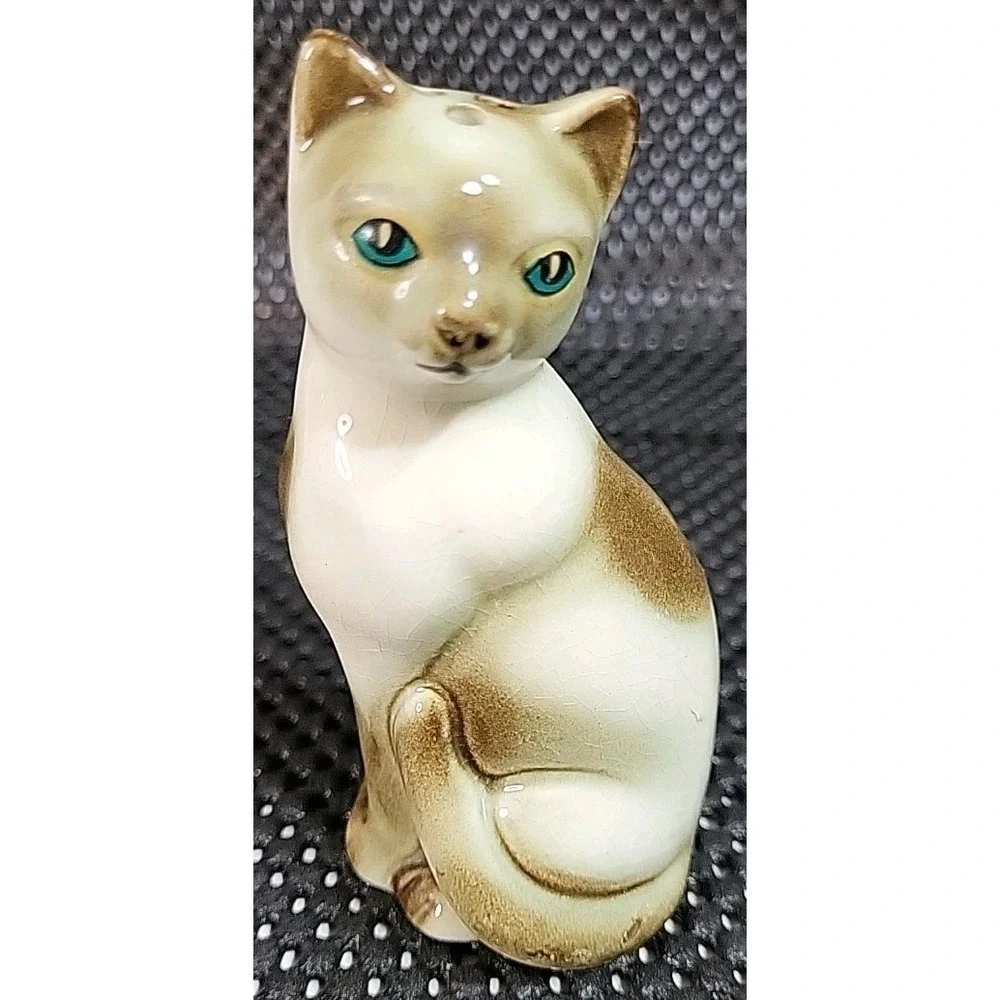 Vtg MCM Ceramic Siamese Cats Salt Pepper Figurines Turquoise Color Eyes Japan